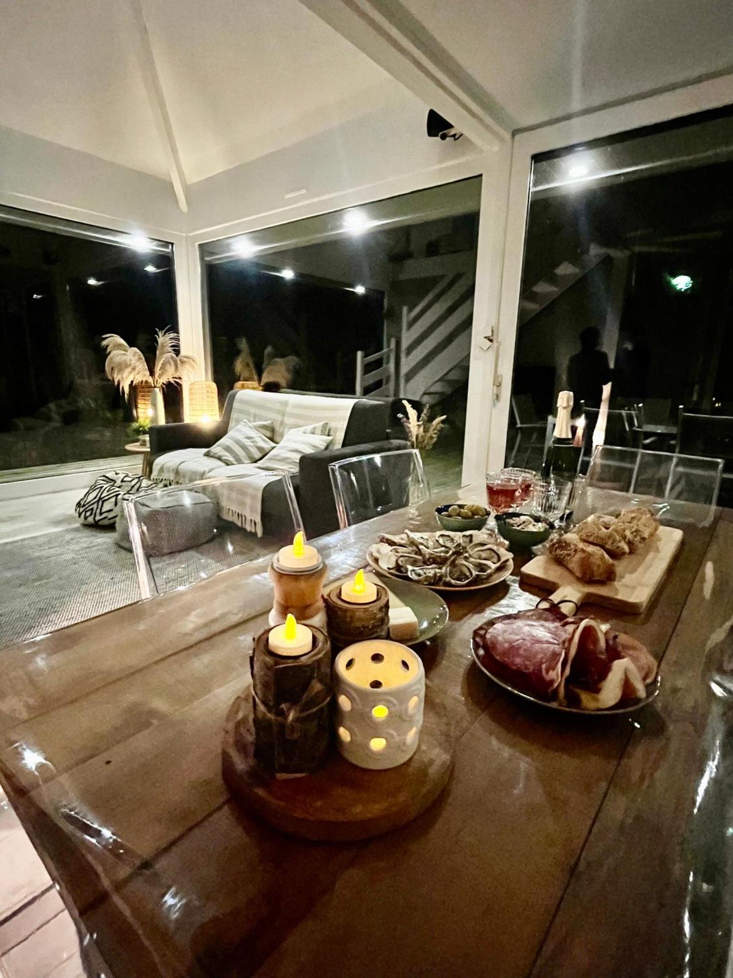 L Oree De La Pinede A 800 Metres De La Sous Les Pins Holiday home *